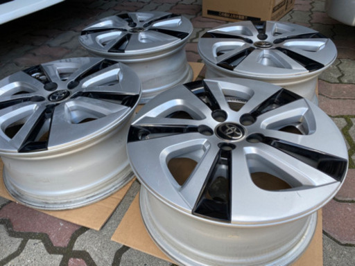 プリウス純正ホイール　１５×６５　５Ｈ１００　40