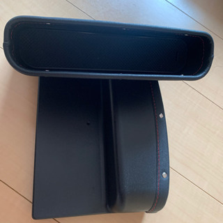 車用隙間ポケット　2つの画像