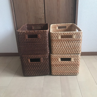 ニトリ　積み重ねバスケット　4個セット