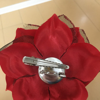 赤いコサージュ　結婚式やパーティーにの画像