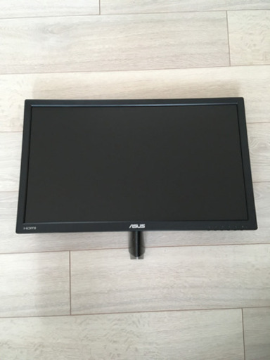 24インチ　ディスプレイ