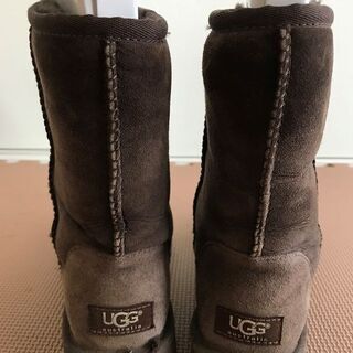 UGG Australia  CLASSIC SHORT　アグ　ブーツ　チョコ　US7　24センチの画像