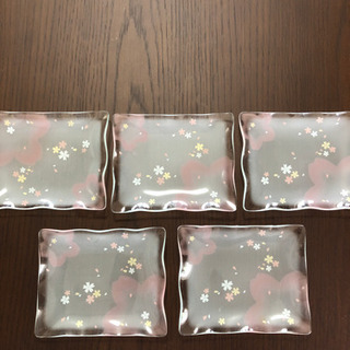 ガラス　四角　お皿の画像