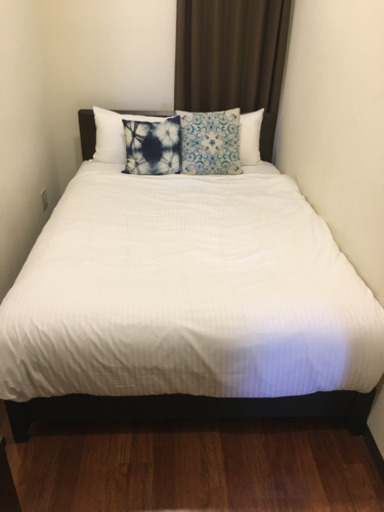 ダブルベッド　(マットレス付き)④