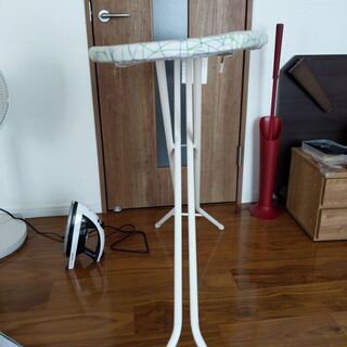 イケアのアイロン台あげますの画像