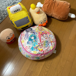 ぬいぐるみ　アンパンマン　トミカ　クッション　どれか1点でも