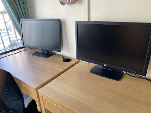①【お取引中】デスクトップパソコン＋机・イス他付属品全部込み