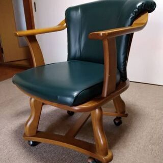 回転式ダイニングチェア４脚の画像