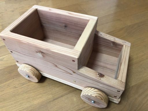 半額！大きい乗れる走れる本格トラックおもちゃ箱　国産杉で製作　プランターにも