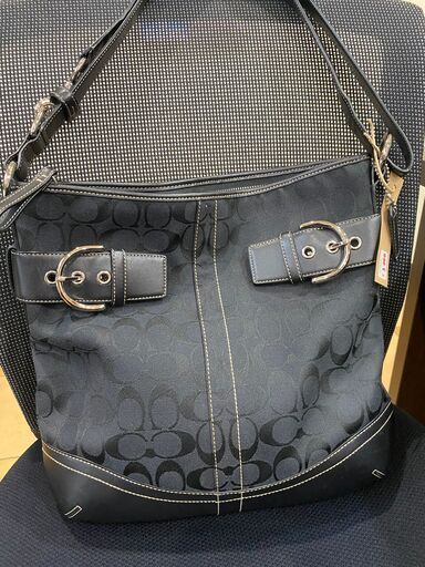 店頭販売済　2周年記念coach　ショルダーバッグ シグネチャー 3593