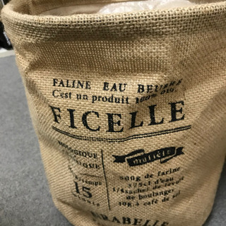 布団・洋服収納ケース。ランドリーバッグの画像