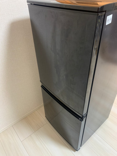 冷蔵庫　137L