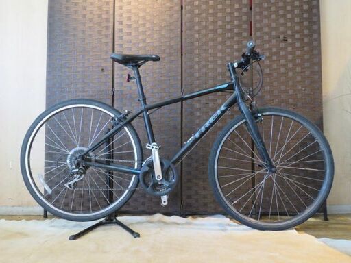 □TREK トレック FX2 マットブラック 3×8段変速 適応身長165～180cm クロスバイク 自転車 札幌
