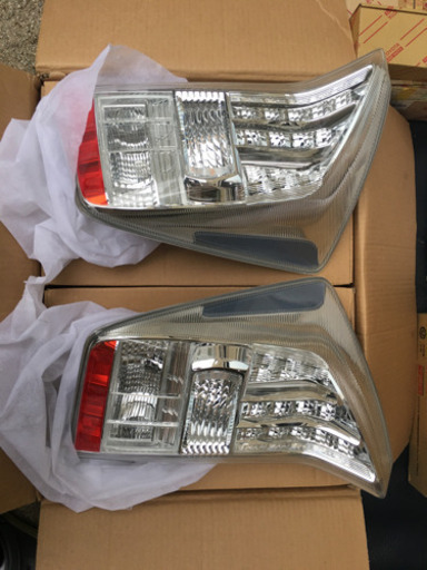 プリウス 30前期 純正テールランプ