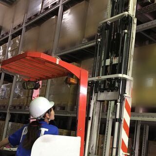 フォークリフトを使った安定のお仕事をご紹介！（DNK002）の画像