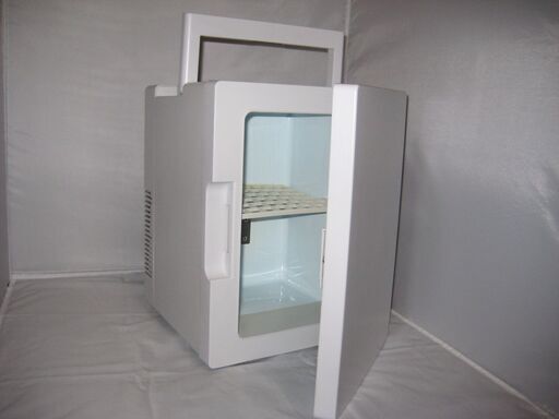 値下げしました。中古　8L冷温庫　EAR-802　2019年2月に6000円弱で購入した商品です。