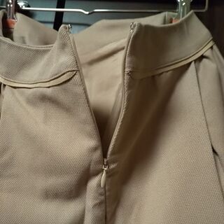 【女性限定】ミニスカート（ベージュ）の画像