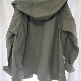 UNIQLOナイロンパーカー