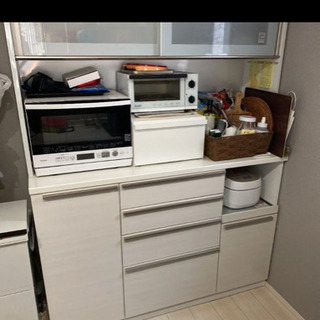 【5/31まで掲載】ニトリ食器棚140と上の収納棚セットの画像