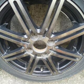 エブリイに履いていました。