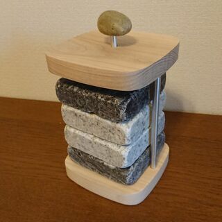 缶コースターと収納容器の画像