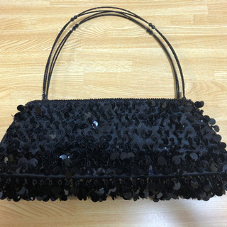 スパンコール　ドレスコード　ハンドバッグ　黒ブラックの画像