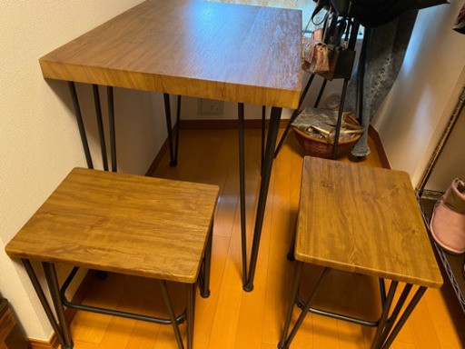 ヴィンテージテイストのコンパクトダイニング3点セット