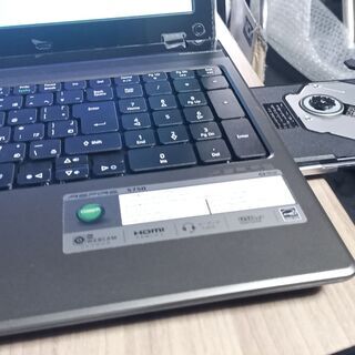 ASUS APPIRE5750 Win7HomePremium 4GB 320GB 15.6インチの大型ノートパソコンの画像