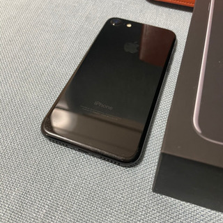 【美品】SIMフリー　iPhone7 32GB ブラック　おまけ付の画像