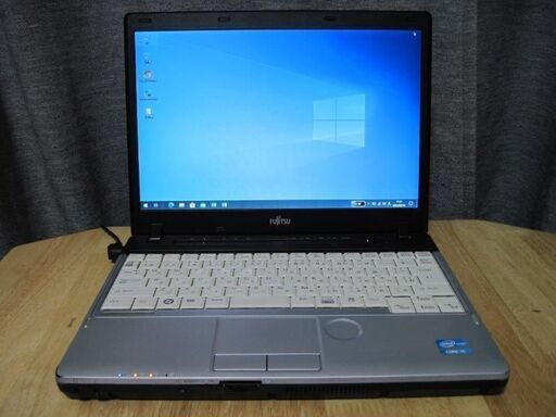 重さ1426ｇブルーレイが視れる！！富士通Ｂ5ノートP771D　i5-2520M2.50GHz/Win10Pro64/8G/256G/SSD新古品インテル製/BD-RE/本体、傷,汚れ有り/安いパソコン