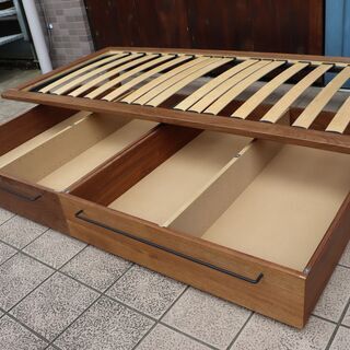 人気のMUJI（無印良品）のウォールナット無垢材スモールベッドフレーム