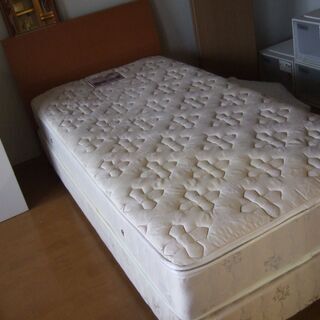 中古　ニトリ　シングルベッド　配達します