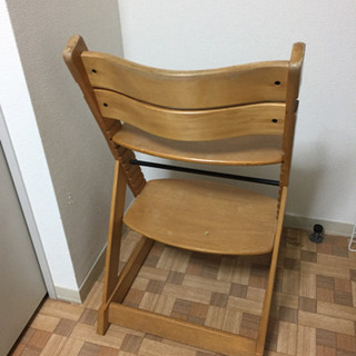 ハイチェアとなります