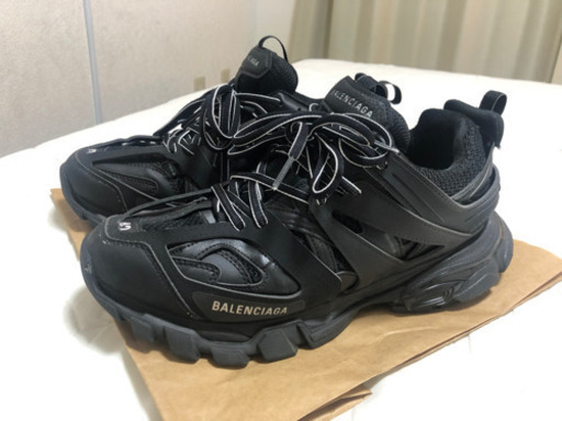 BALENCIAGA Track S