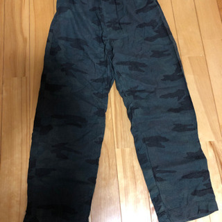 迷彩柄パンツ　レディース