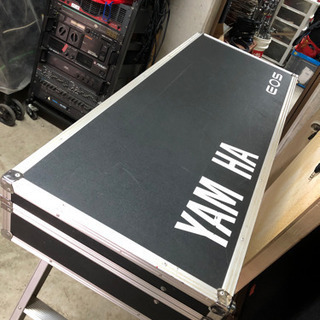 YAMAHA EOS B500 ハードケース付きの画像