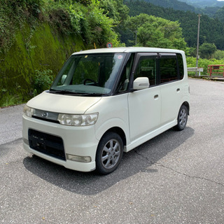 ダイハツ　タント　カスタム　人気の白