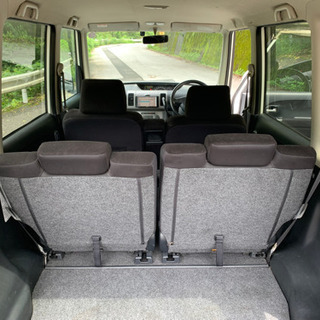 ダイハツ　タント　カスタム　人気の白の画像