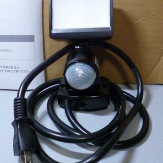 中古　LEDセンサーライト
