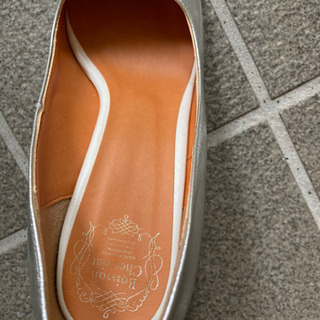 シャンパンゴールド　パンプス　の画像