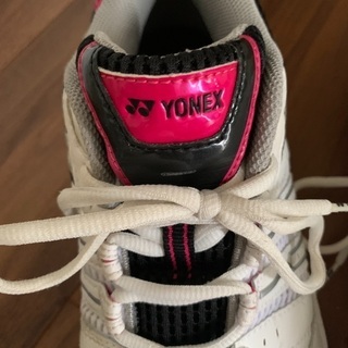 バトミントン　シューズ　27㎝の画像