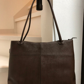 👜牛革ビジネスバッグ　marie claire