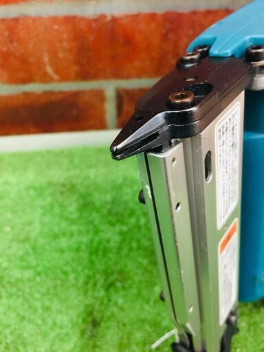 マキタ PT350D 充電式ピンタッカ【リライズ野田愛宕店】【店頭取引限定】【中古】【管理番号：ITGPWOY5X6N4】