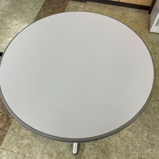 【SALE!!】　ITOKI　丸テーブル　07CJA-W7　中古販売の画像
