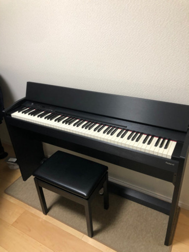 電子ピアノと消音マット　Rolando