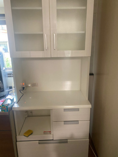 食器棚売ります。