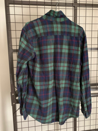 チェックシャツ