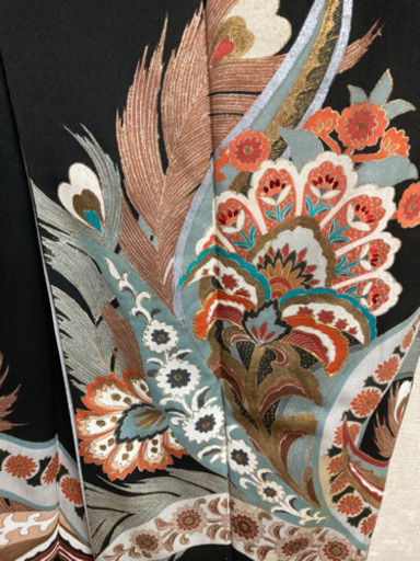 5MKO399  着物 黒留袖 家紋 5つ 刺繍 花柄