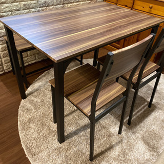 ダイニングテーブル　イス