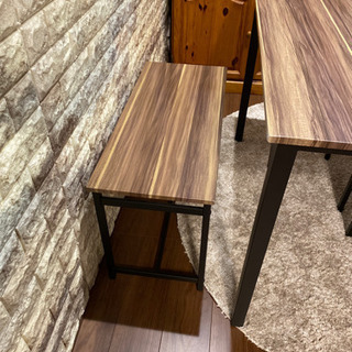 ダイニングテーブル　イスの画像